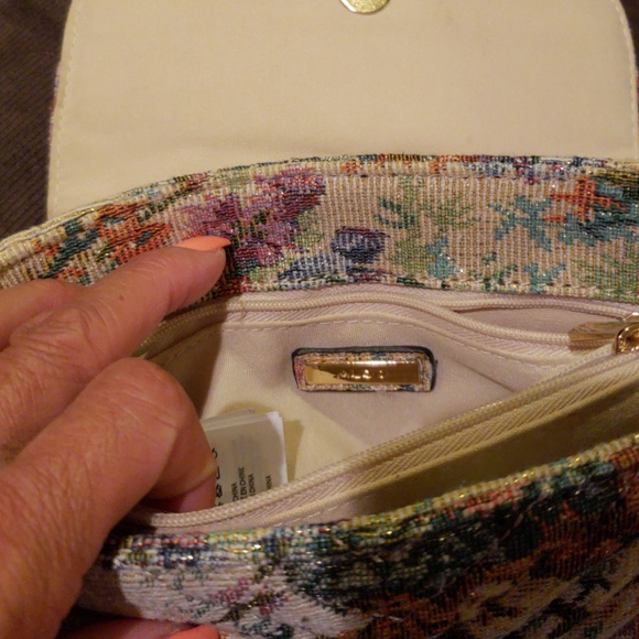 🎊 Pick 3 for $15🎊🎊Cross body purse$ final markdown - Picture 8 of 8